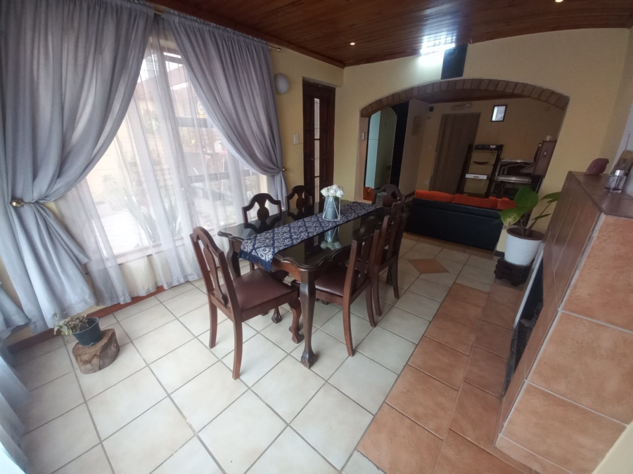 4 Bedroom Property for Sale in Portlands Western Cape